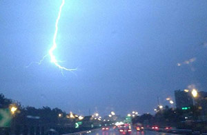 雷電的一般知識-從形成環境區別雷電的類別--易造防雷