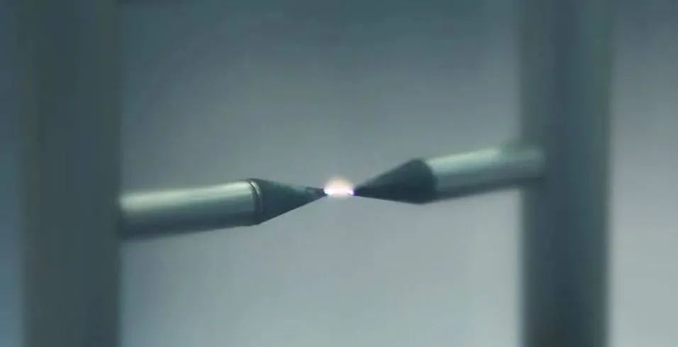 浪涌后備保護器需要設計滅弧室-熱熔